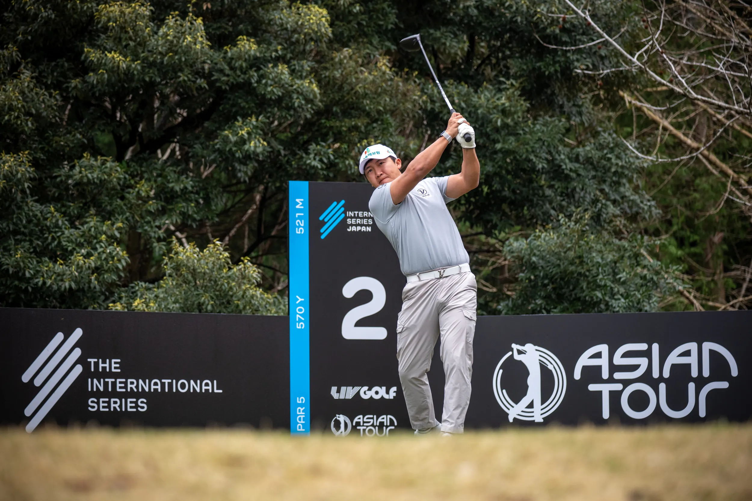 Kim and Imahira hold lead after roller coaster third-round at International Series Japan